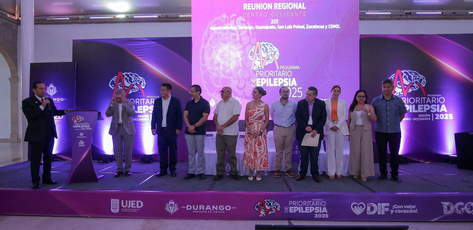 Especialistas reconocen a Durango como referente nacional en salud gracias al impulso de Esteban y Marisol