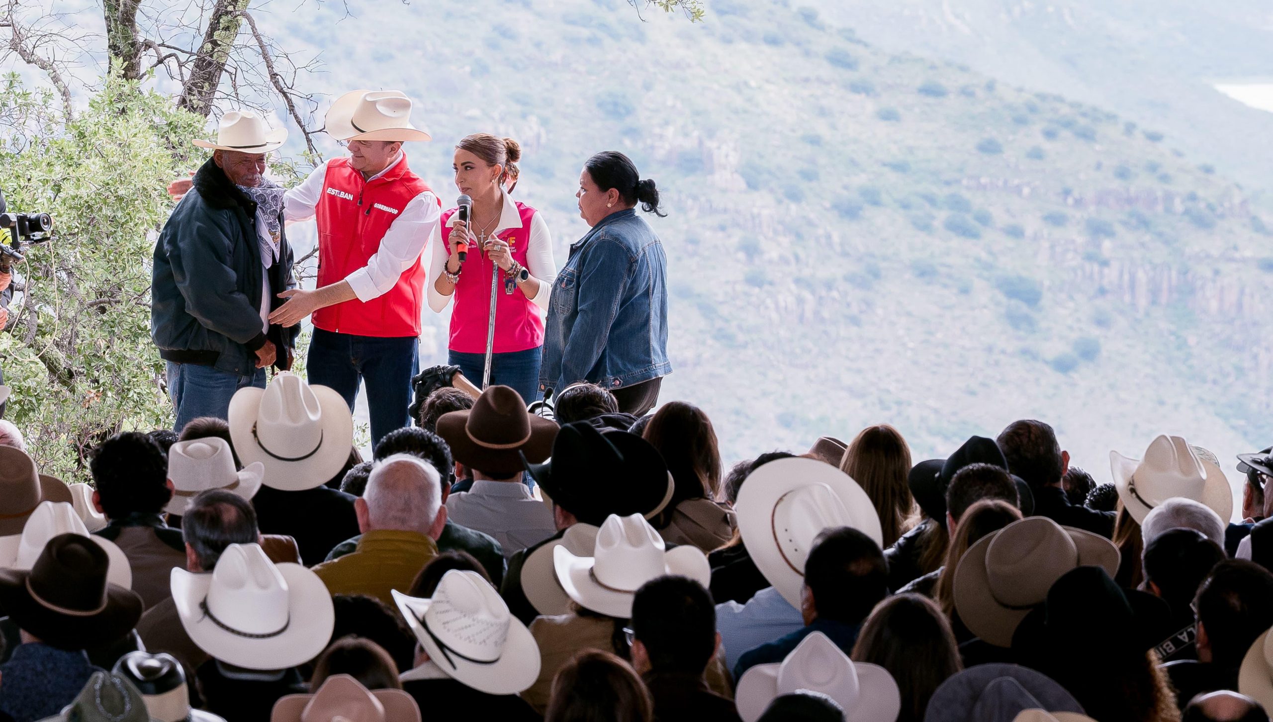 Con unidad y amor, Esteban y Marisol impulsan un Durango que transforma vidas y hace realidad los sueños de miles de familias