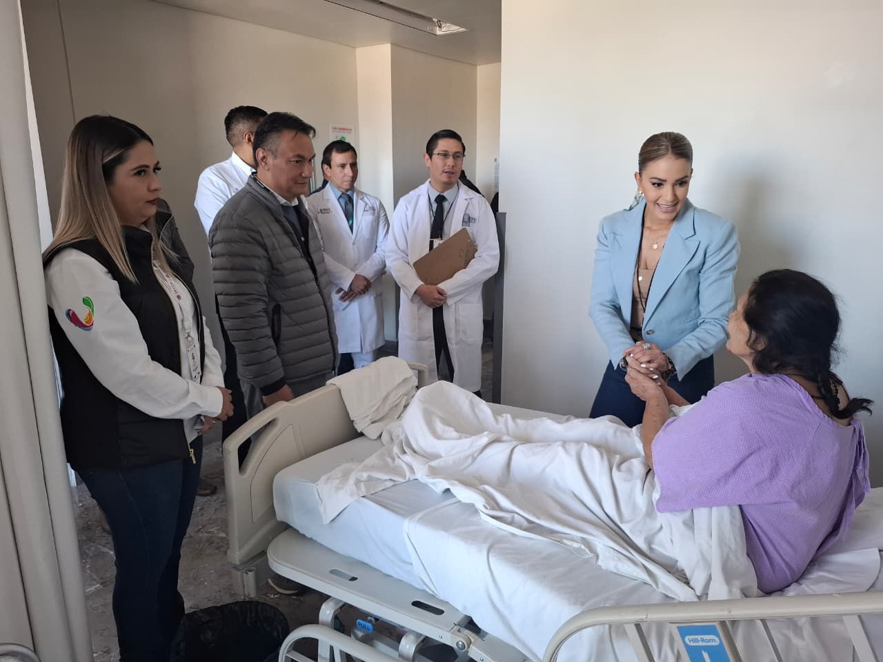 47 cirugías gratuitas de prótesis devolverán movilidad a pacientes de todo Durango: Marisol Rosso reconoce al personal del médico por su labor